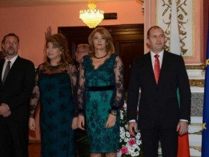 Деси Радева съсипа президента