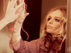 Тайната сила на огледалото: Не изричайте пред него тези думи, носят беди и нещастия!