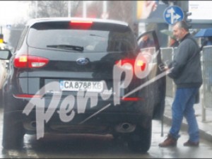 Христо Мутафчиев се вози на стоп