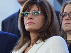 Някой да озапти жената на президента