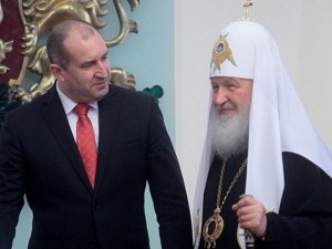 Радев, защо мълчиш за скандала с Кирил
 