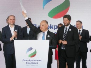 „Новото дясно“ - нито ново, нито дясно
 