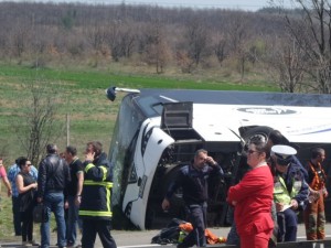 Можел ли е шофьорът на автобуса да спаси пътниците
 