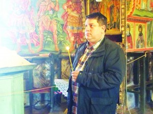 Атанас Зафиров влезе в манастир
 