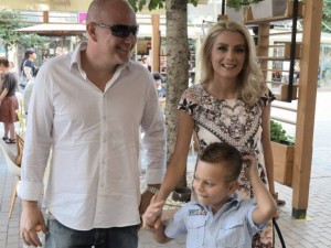 Тракторист иска Венета Райкова за жена