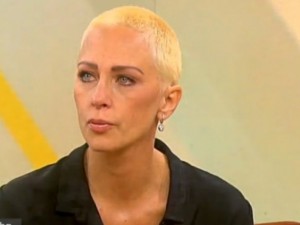 Нана махна яйчниците си
 