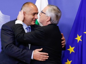 Стига целувки и слугинаж