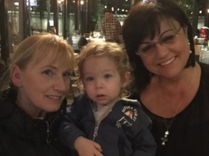 Елена Йончева празнува ЧРД с Корнелия