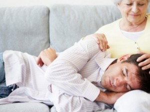 Българските мъже живеят при мама до 31 г.