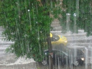 Порои до 1 юни, живакът пада