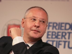За червените прашки, Станишев и безгащниците