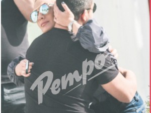 Сгодената Златка Райкова с чужд мъж
 