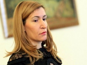 Министър Ангелкова с мигрена