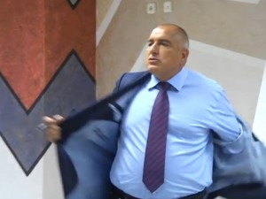 Из спомените на премиера: Светият синод гори - аз падам в кабинета на патриарха
 