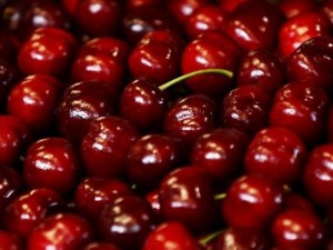 Тонове череши отиват за ракия