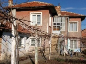 Столичани купуват селски къщи в Кюстендилско