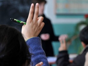 Връщат в клас 10 000 неграмотни