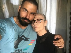Цветана Манева си направи харакири с клипа на Азис
 
