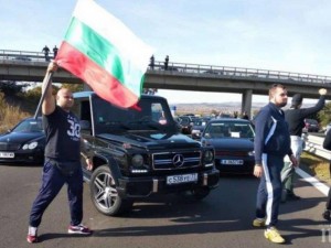Мутри, безделници и един страхливец