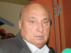 Данъчни погнаха Цар Киро, дължал 42 бона