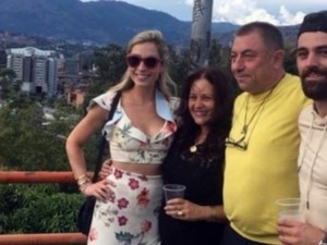 Гибона се върна при бившата си жена