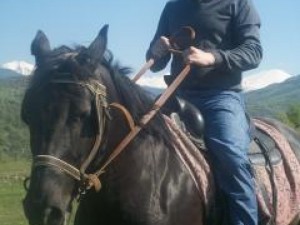 Председателят на РЗС Яне Янев: По-приятно ми е да общувам с говедата, отколкото с политици