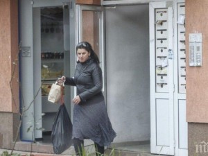 Ани Салич гледа болна майка