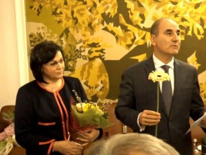 Корнелия Нинова почерпи в парламента за 50-ия си рожден ден: Не преживявам драматично тази възраст