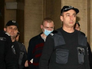 Четворният убиец ял от труповете на близките си?