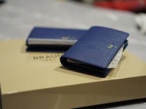 Синият портфейл носи безпаричие