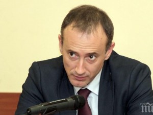 Министър Вълчев, забранявам да питате детето ми от кой пол е - дали е момче, момиче, или "друго"