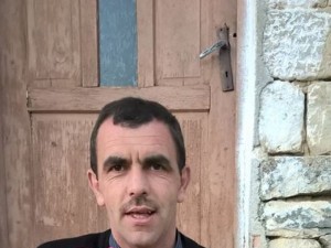 Исмаил ходжа от село Краище разваля проклятия на артисти и политици