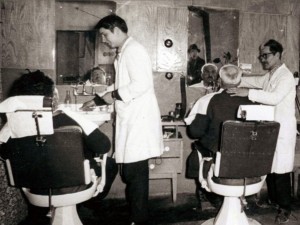 Помните ли кварталните бръснарници