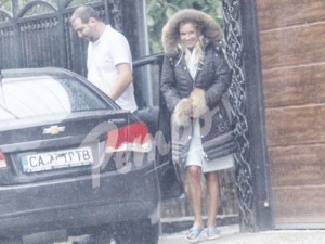 Мария си изнесе багажа от дома на Рачков