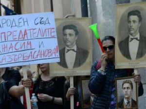Водевилът "Софийски градски съд и Софийски районен съд". Повечето съдии - стипендианти на Сорос. Вижте как един след друг си правят отводи...
