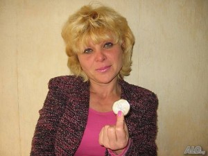 Феноменът Снежана лее куршум на депутати и милионери