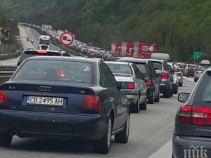 90 000 сливат Великден и Гергьовден