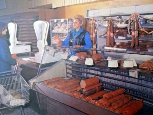 Саламите от истинско месо имаха трайност само 3 дни
 