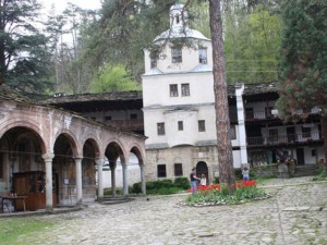 „Ало“ мошеник опита да преметне Троянския манастир
 