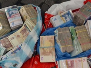 108 нови милионери за година  
 