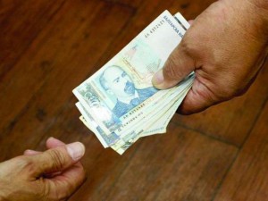Всеки трети готов да дава подкупи