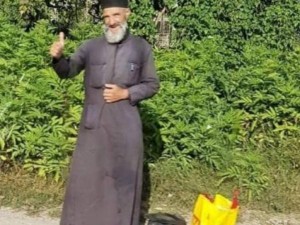 Поп изнудва шофьори и ги заплашва с анатема и проклятия