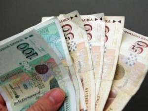 Средната заплата стигна 1247 лв.
 