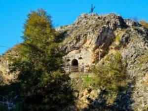 Света Петка стори чудо в град Трън
