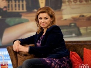 Ани Салич се дипломира на 50 (СНИМКА)
