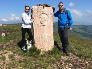 Делян Добрев пръска пачки по почивки
 