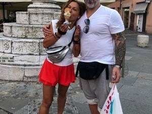 Докато спецсъдът си мисли, че лежи в германска клиника, Златко Баретата в Италия на шопинг с жена си
 