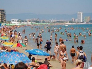 Трио крадли обират туристи в Слънчев бряг