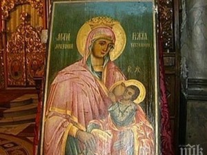 На Голяма Богородица не пипайте нищо червено, на лошо е 