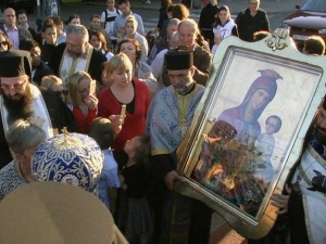 Посрещаме две чудотворни икони от Украйна
